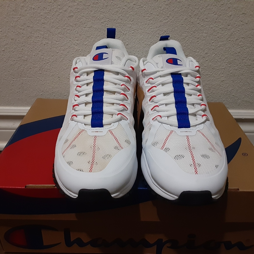 Champion - Picture 4 of 4